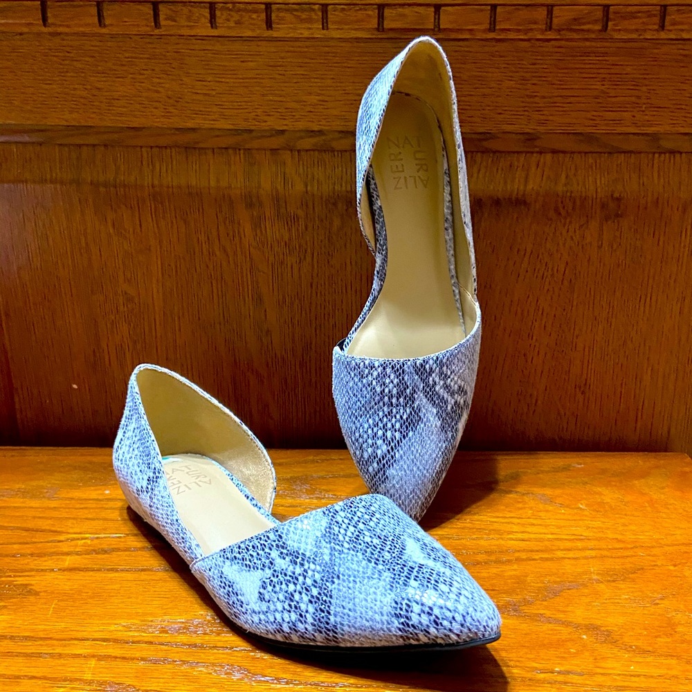 Naturalizer snakeprint flats, size 8
